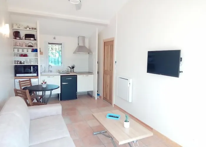 Greoux Les Bains Maisonette Avec Terasse De 30 M2 Et Parking Prive